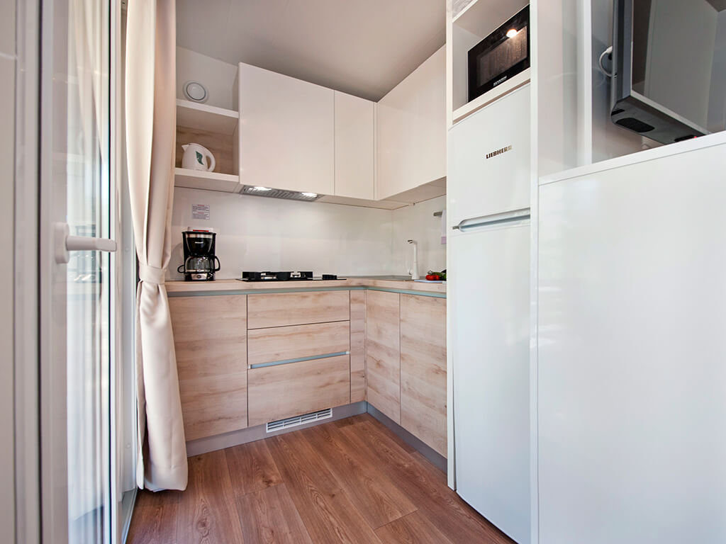 Camping Puntica Mediteran Premium Mobile Home Kitchen