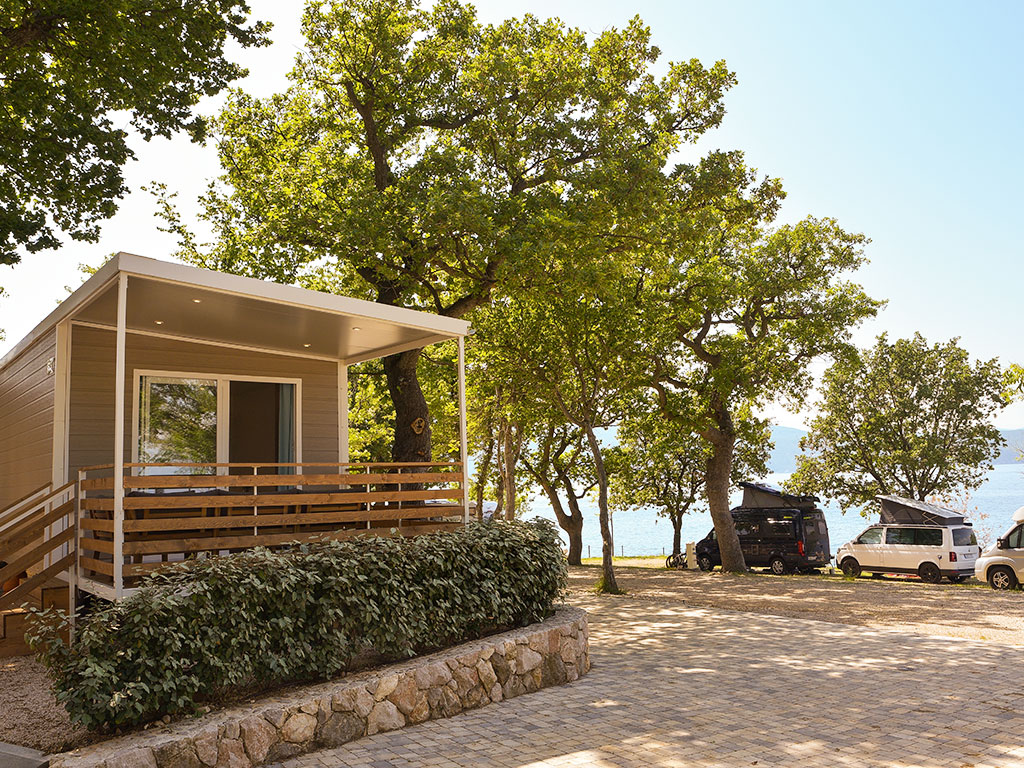 Camping Glavotok Mobile Home Romantic Room Exterior Terrace Sea View (3)