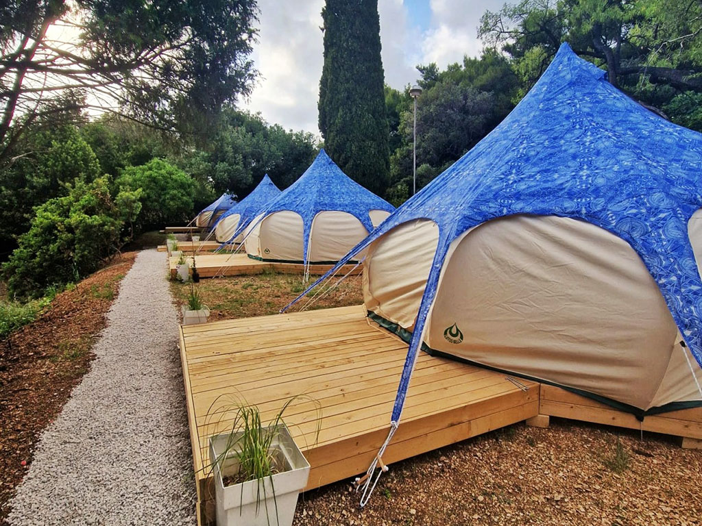 Campsite Perna Glamping Tent Exterior