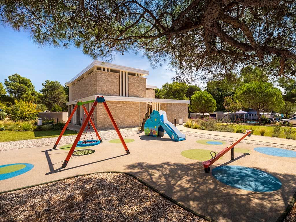 Kinderpark auf dem Campingplatz Koversada