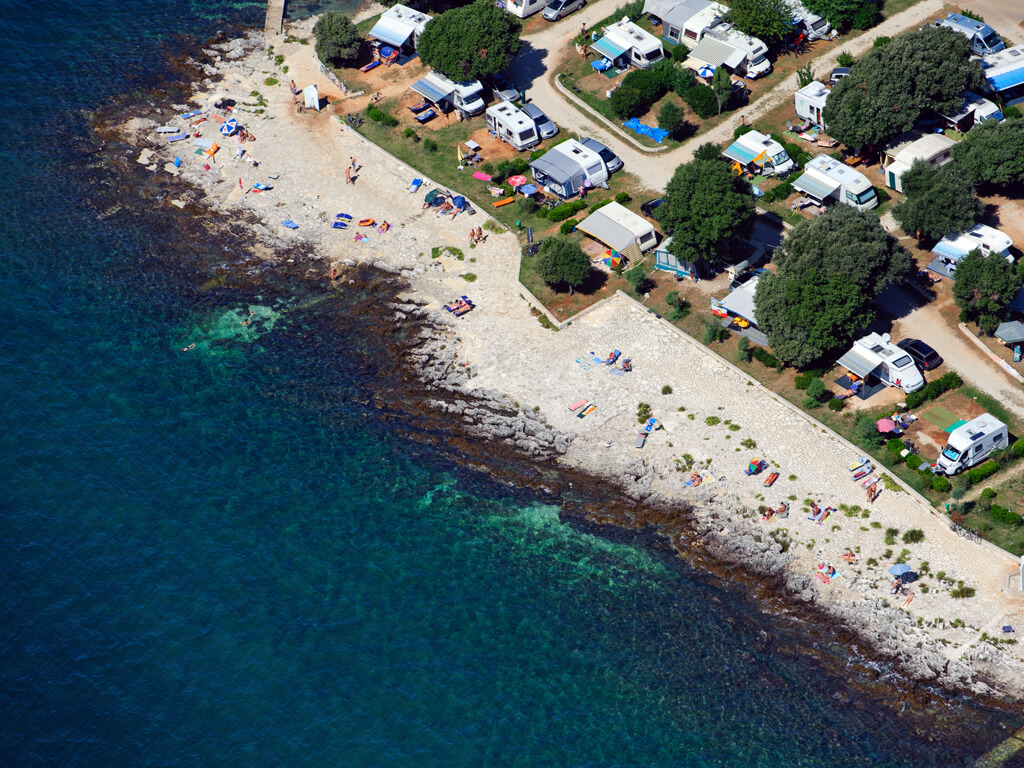 Strand auf dem Campingplatz Koversada